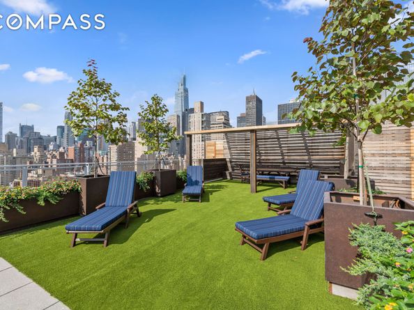 225 East 34th Street 14J, New York NY 10016