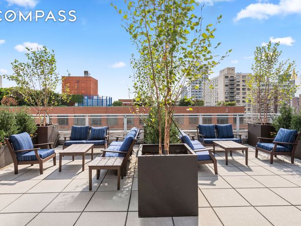 225 East 34th Street 14J, New York NY 10016