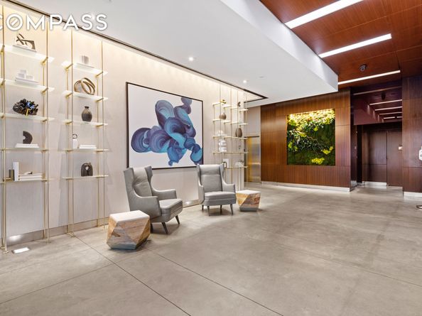 225 East 34th Street 14J, New York NY 10016