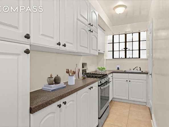 325 East 41st Street 605, New York NY 10017