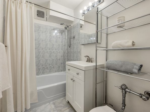 415 Argyle Road 4W, Brooklyn NY 11218