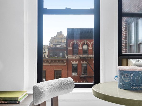 295 West 11th Street 5FF, New York NY 10014