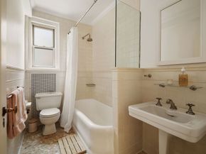 44 Gramercy Park N 15D, New York NY 10010