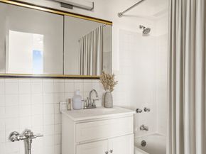 61 Jane Street 9S, New York NY 10014