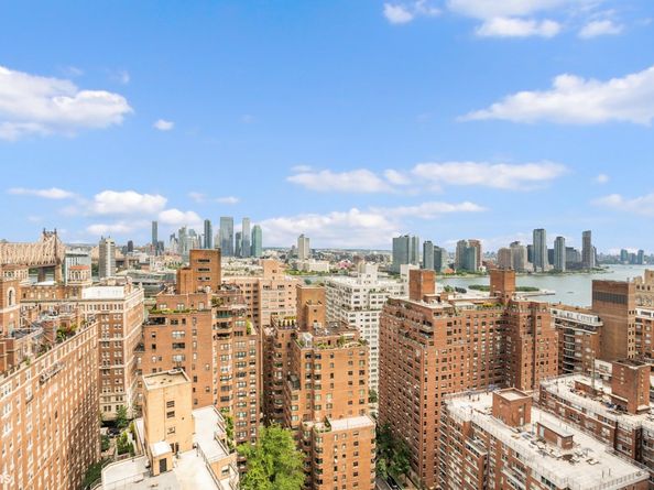 400 East 56th Street 26L, New York NY 10022