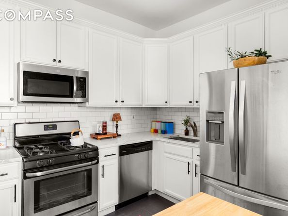 438 4th Street 3A, Brooklyn NY 11215