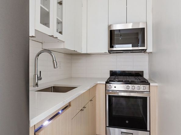 335 East 51st Street 9D, New York NY 10022