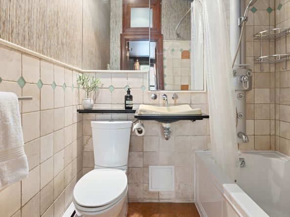 454 West 50th Street 2F, New York NY 10019