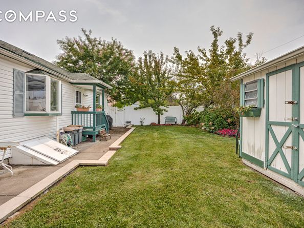 355 D Dormans Court D, Queens NY 11693