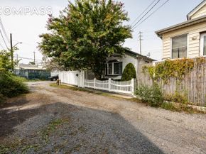 355 D Dormans Court D, Queens NY 11693