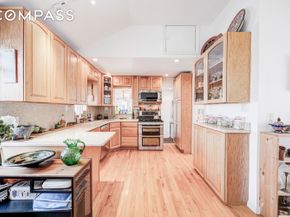355 D Dormans Court D, Queens NY 11693