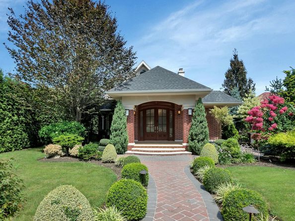 5 Boulevard, Queens NY 11357