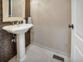 5 Boulevard, Queens NY 11357