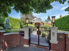 5 Boulevard, Queens NY 11357