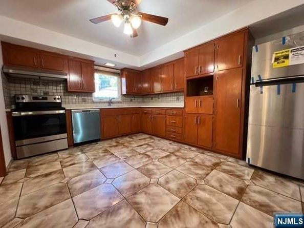 767 Clark Avenue, Ridgefield NJ 07657
