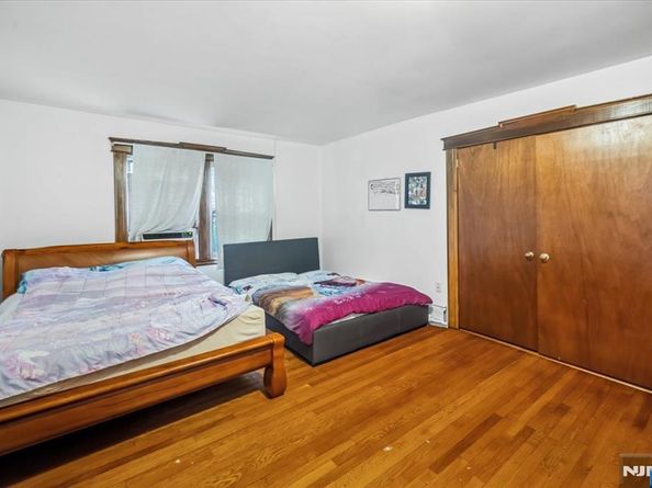 596 Hillside Street, Ridgefield NJ 07657