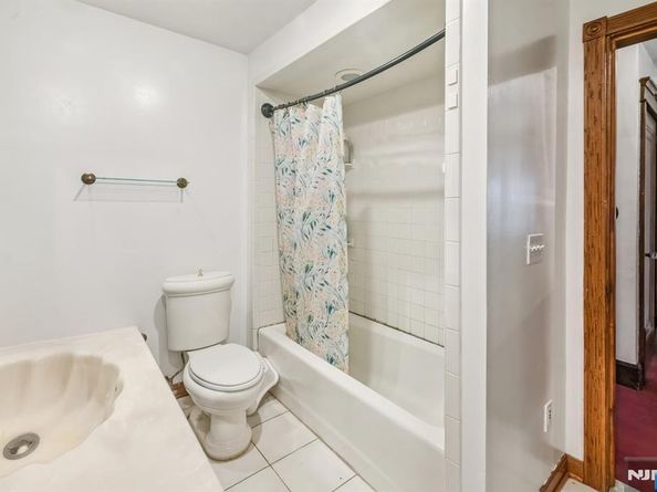 596 Hillside Street, Ridgefield NJ 07657
