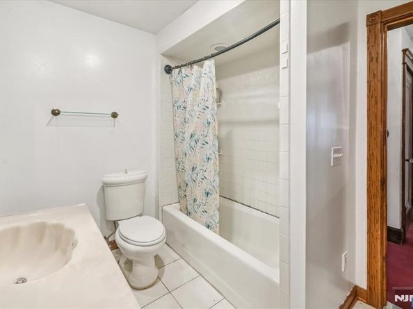596 Hillside Street, Ridgefield NJ 07657