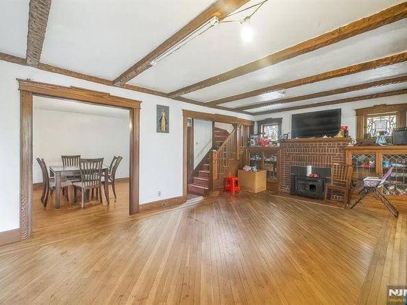 596 Hillside Street, Ridgefield NJ 07657