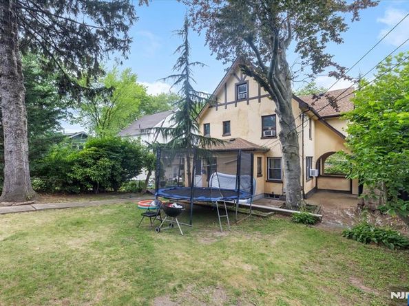 596 Hillside Street, Ridgefield NJ 07657