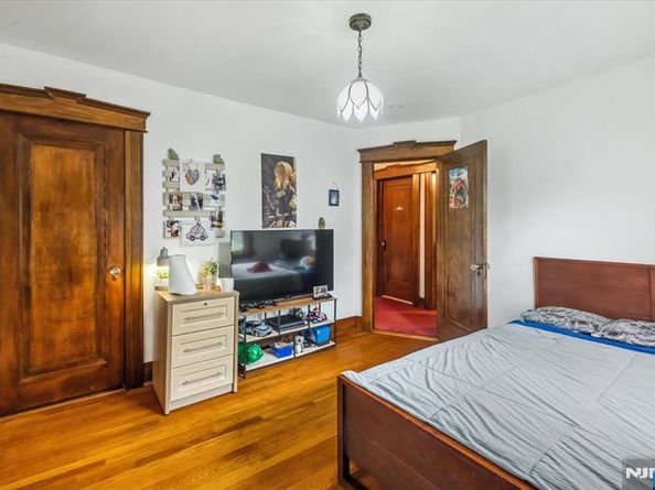 596 Hillside Street, Ridgefield NJ 07657