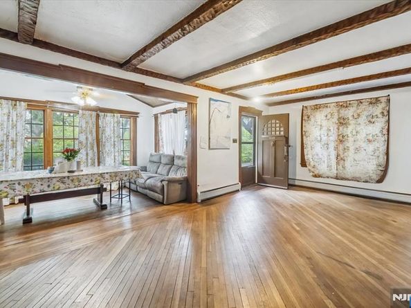 596 Hillside Street, Ridgefield NJ 07657
