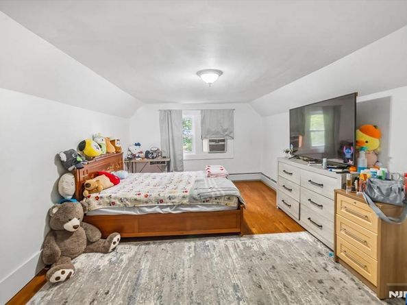 596 Hillside Street, Ridgefield NJ 07657