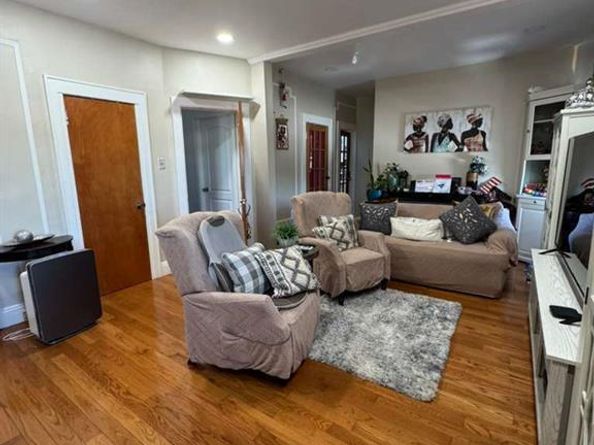 Undisclosed Address #25039330, North Bergen NJ 07047