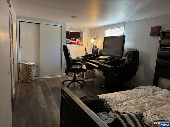 Undisclosed Address #25039330, North Bergen NJ 07047