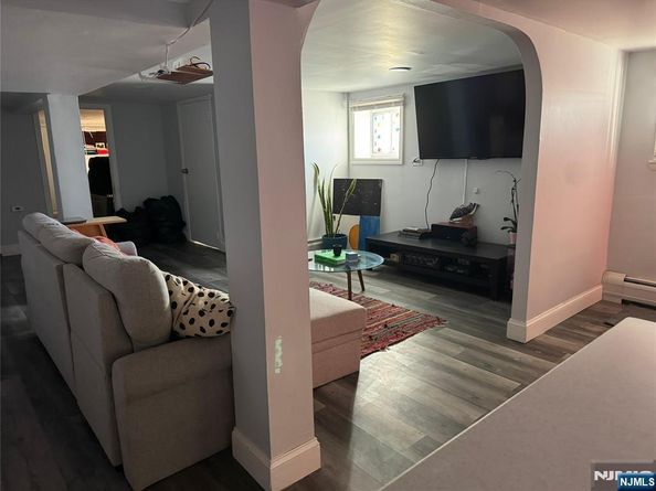 Undisclosed Address #25039330, North Bergen NJ 07047