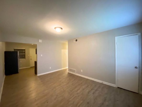 2523  Normont Circle , Fort Worth Texas 76103