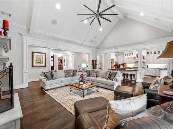 6611  Dartbrook Drive , Dallas Texas 75254