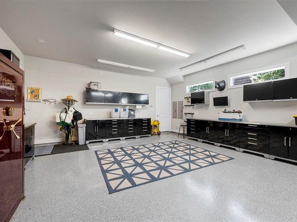 6611  Dartbrook Drive , Dallas Texas 75254