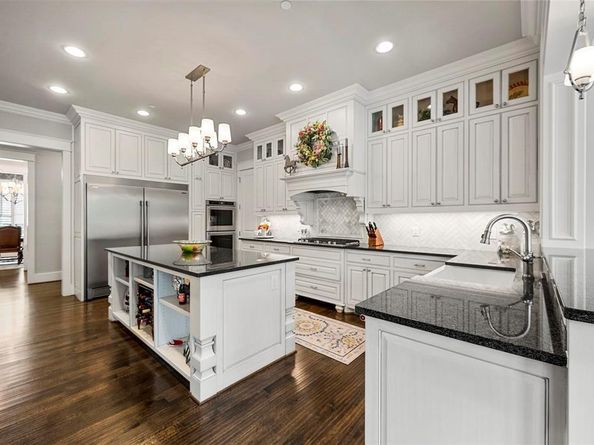 6611  Dartbrook Drive , Dallas Texas 75254