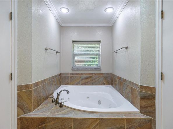 7324  Bramblewood Road , Fort Worth Texas 76133