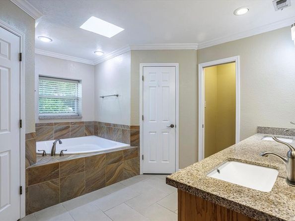 7324  Bramblewood Road , Fort Worth Texas 76133