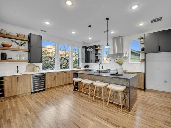 1515  Pecos Street , Dallas Texas 75204