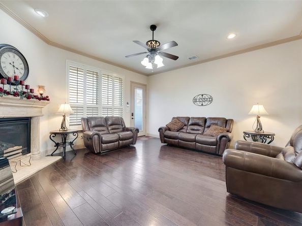 5056  Empire Way , Irving Texas 75038