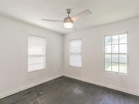 1927  Yale Street , River Oaks Texas 76114