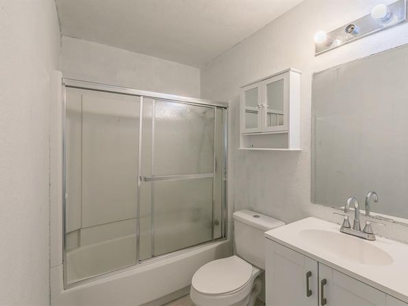 1927  Yale Street , River Oaks Texas 76114