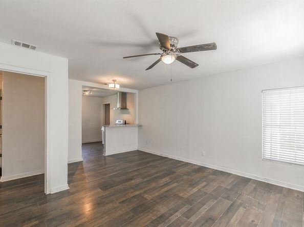 1927  Yale Street , River Oaks Texas 76114