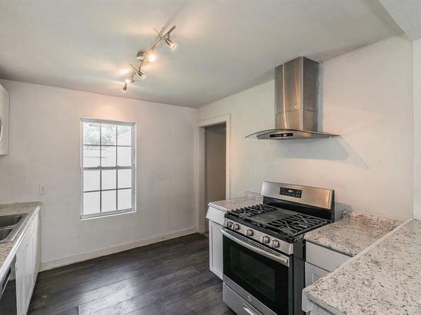 1927  Yale Street , River Oaks Texas 76114