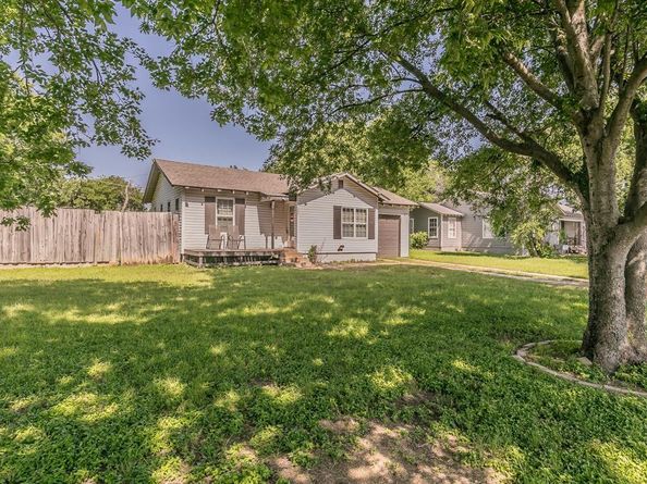 1927  Yale Street , River Oaks Texas 76114