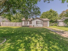 1927  Yale Street , River Oaks Texas 76114
