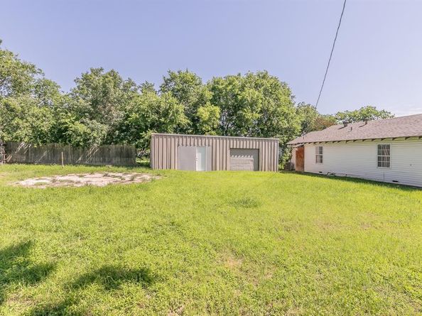 1927  Yale Street , River Oaks Texas 76114