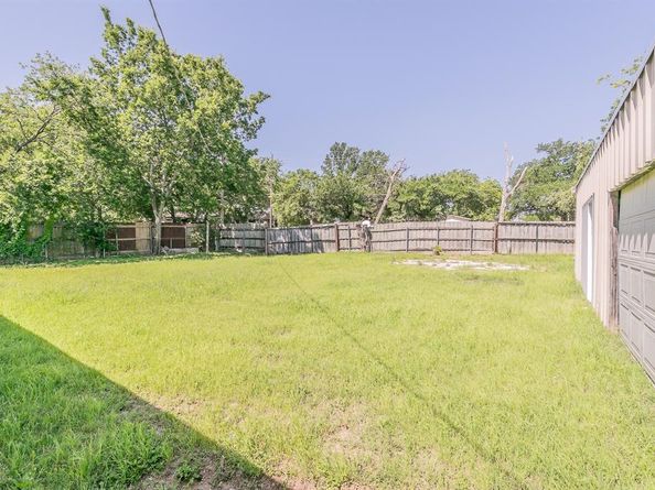1927  Yale Street , River Oaks Texas 76114