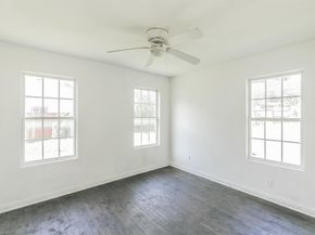 1927  Yale Street , River Oaks Texas 76114