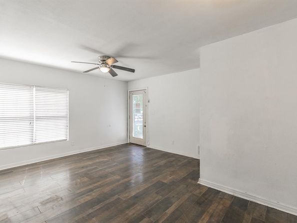 1927  Yale Street , River Oaks Texas 76114
