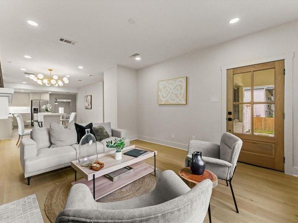 814  Turner Avenue , Dallas Texas 75208