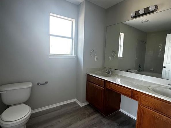 1366  WESTVIEW Drive , Garland Texas 75040